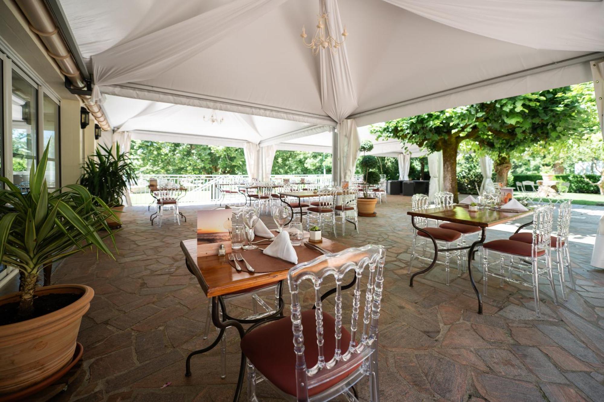 Logis Hotels - Hotel Restaurant Domaine Les Falaises 马特尔 外观 照片