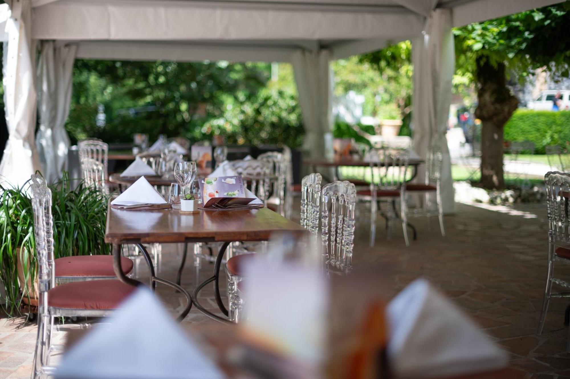 Logis Hotels - Hotel Restaurant Domaine Les Falaises 马特尔 外观 照片
