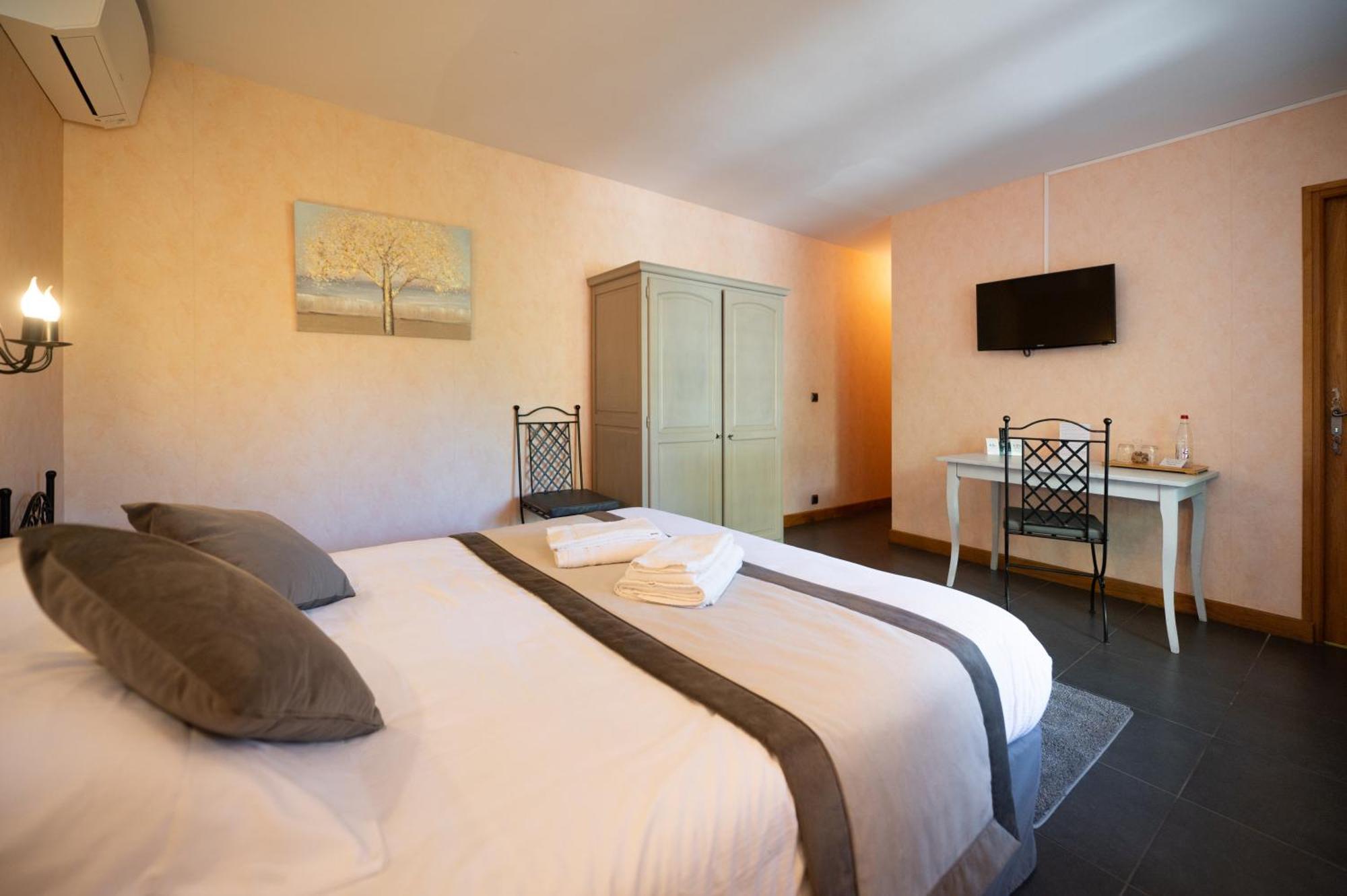 Logis Hotels - Hotel Restaurant Domaine Les Falaises 马特尔 客房 照片