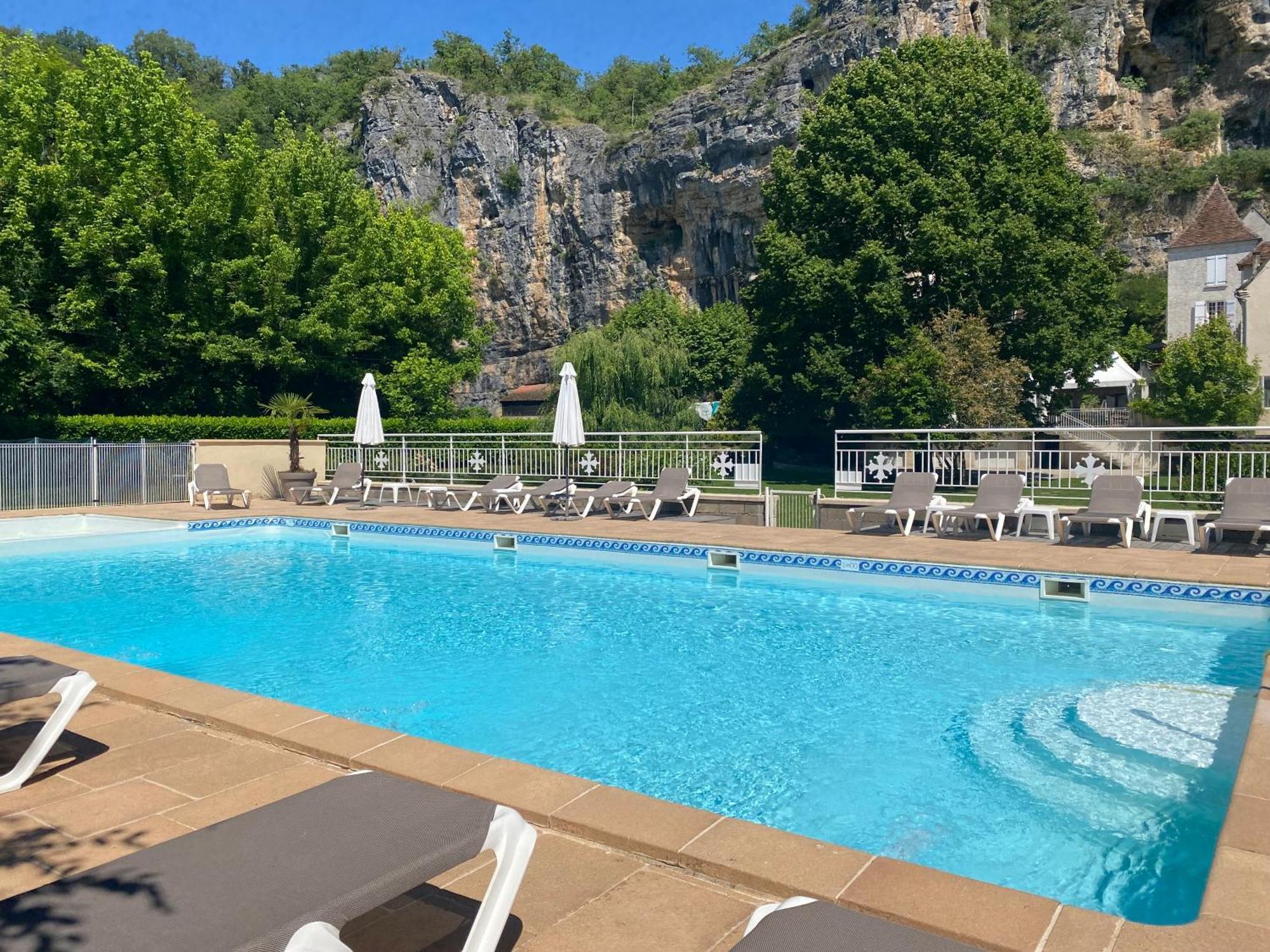 Logis Hotels - Hotel Restaurant Domaine Les Falaises 马特尔 外观 照片